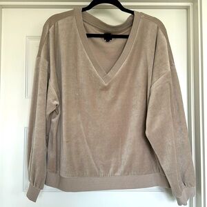 GAP  v-neck sweater